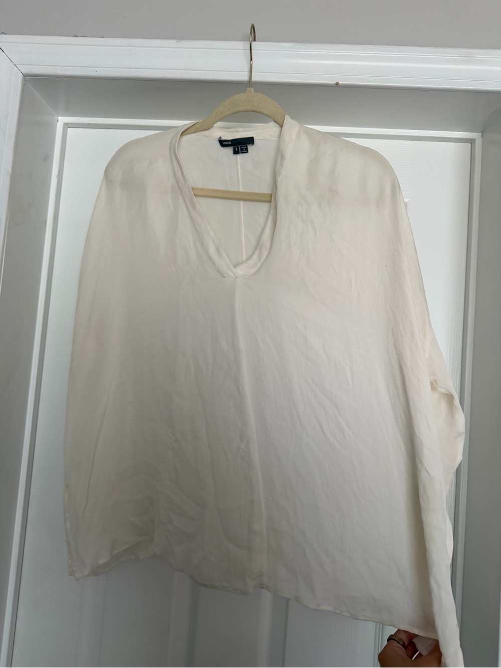 Vince Cream V-Neck Long-Sleeve 100% Silk Lightweight Blouse